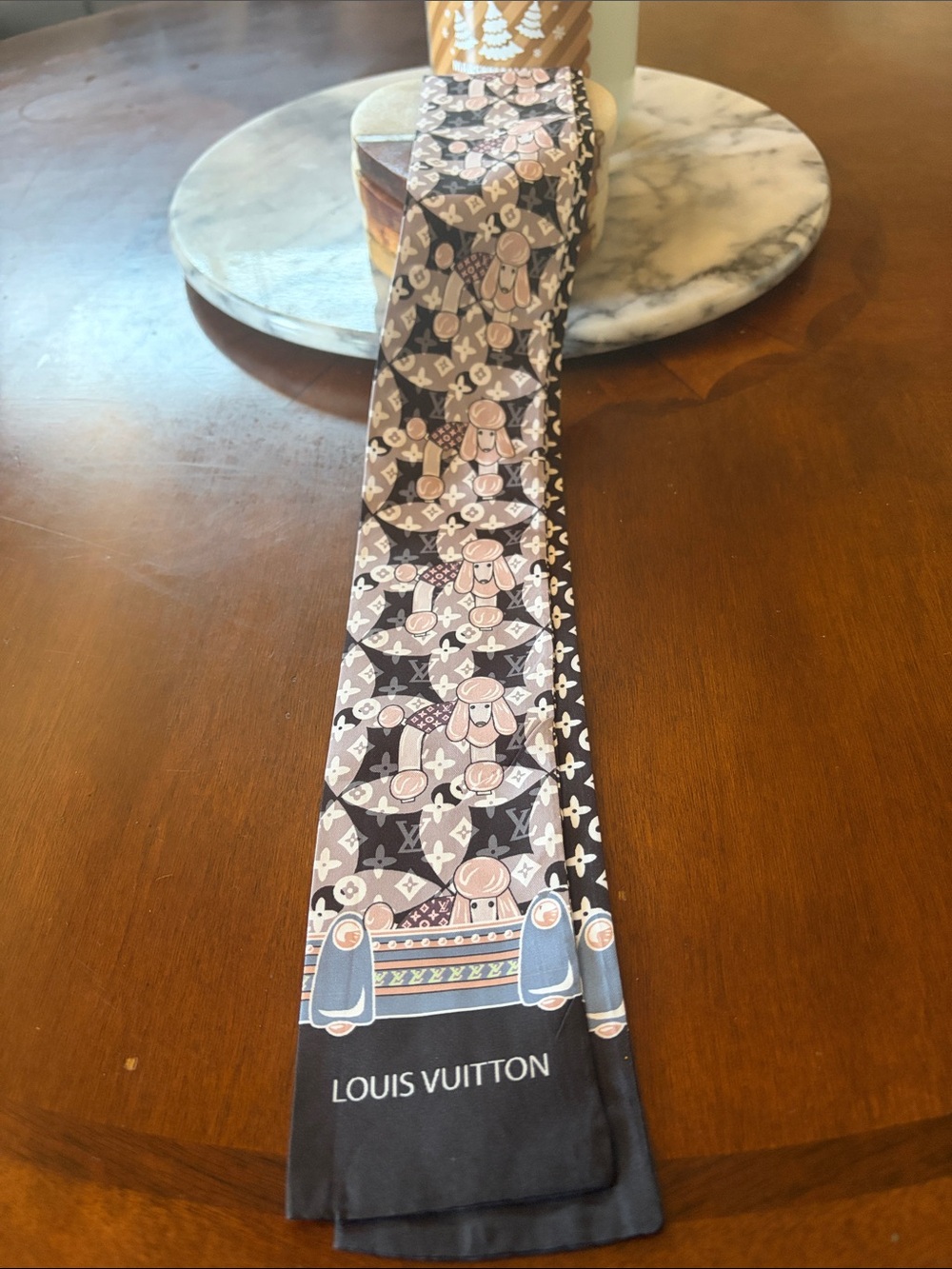 Reversible Louis Vuitton Black, Pink & Beige Monogram Silk Twilly